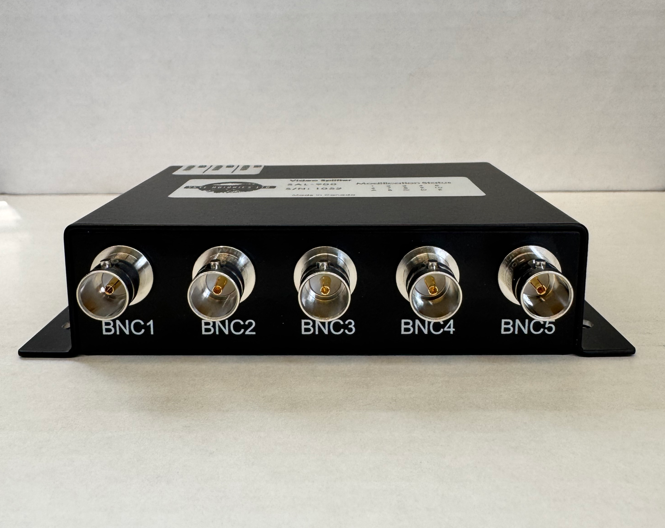 SAL-900 video splitter