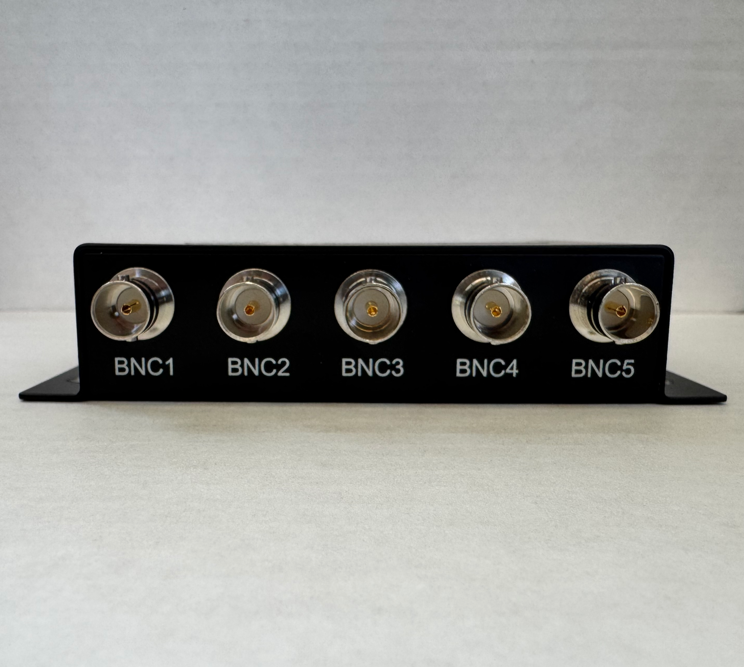 SAL-900 video splitter